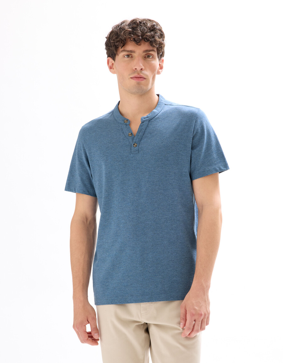 camiseta henley de corte regular