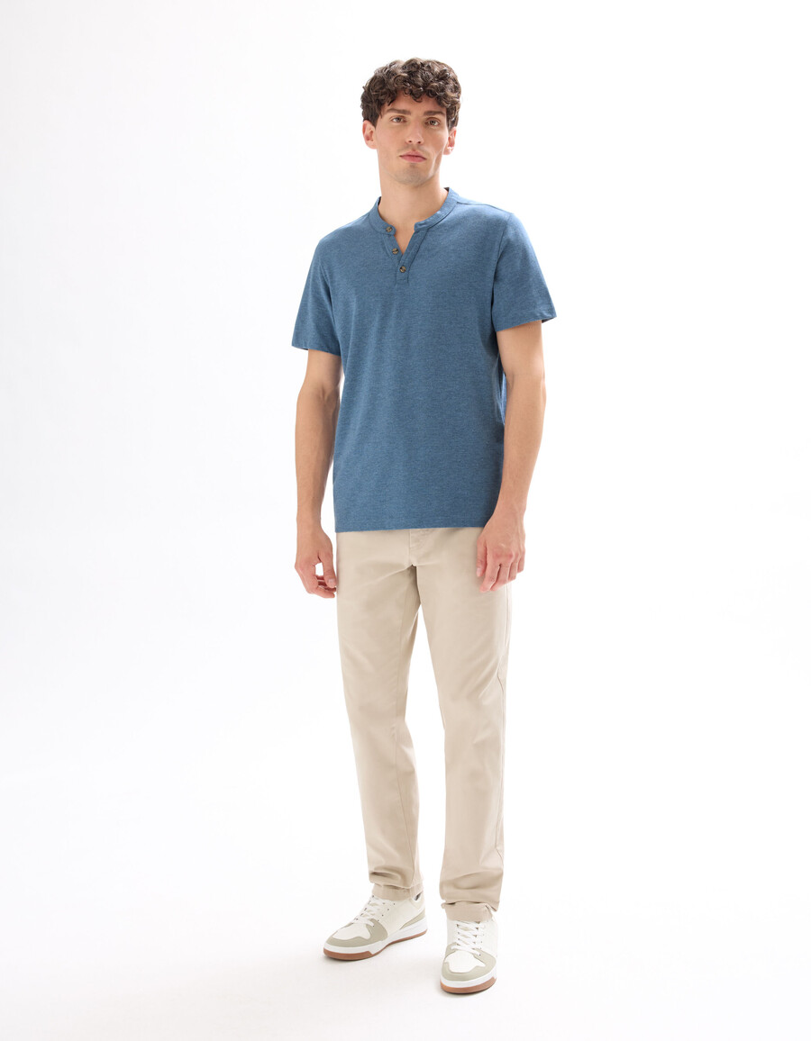 camiseta henley de corte regular