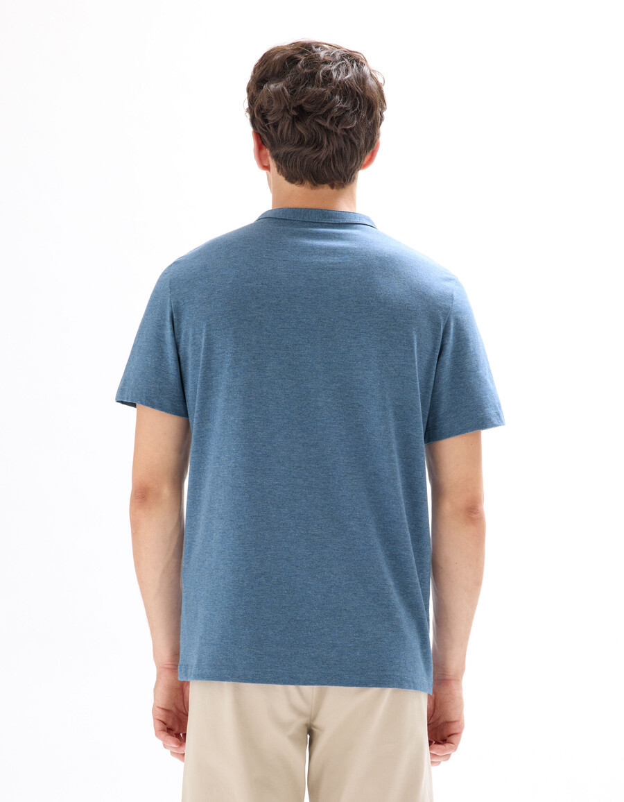 camiseta henley de corte regular