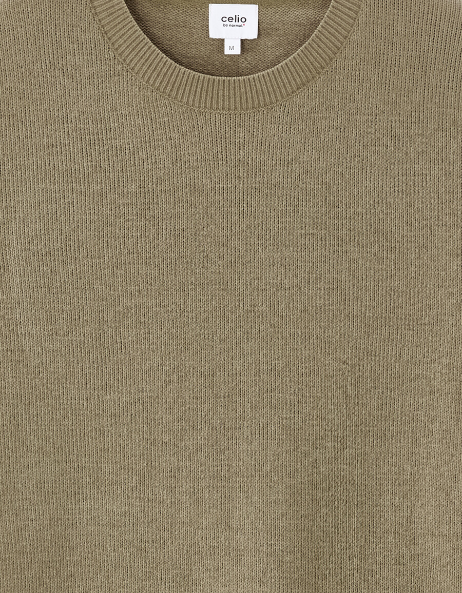 camiseta de punto con cuello redondo y corte cuadrado