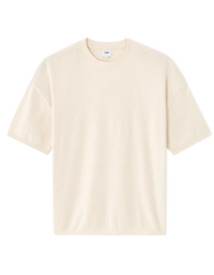 camiseta de punto con cuello redondo y corte cuadrado